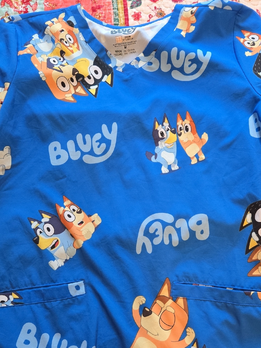 Medium Bluey Women's Scrub Top - Bright Blue Cartoon Print NWOT